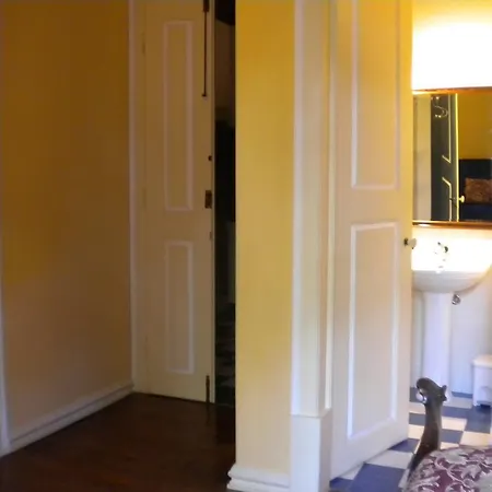 Alojamento de Acomodação e Pequeno-almoço Casa Dos Vargos Torres Novas